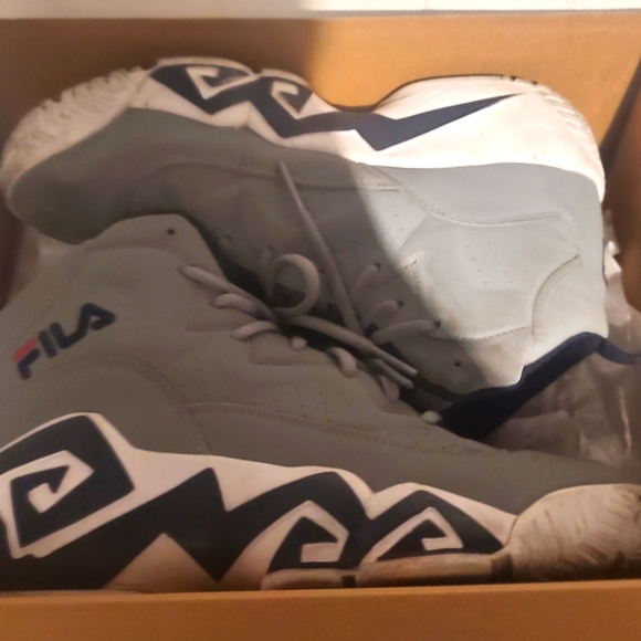 Fila shoes - Picture 1 of 2